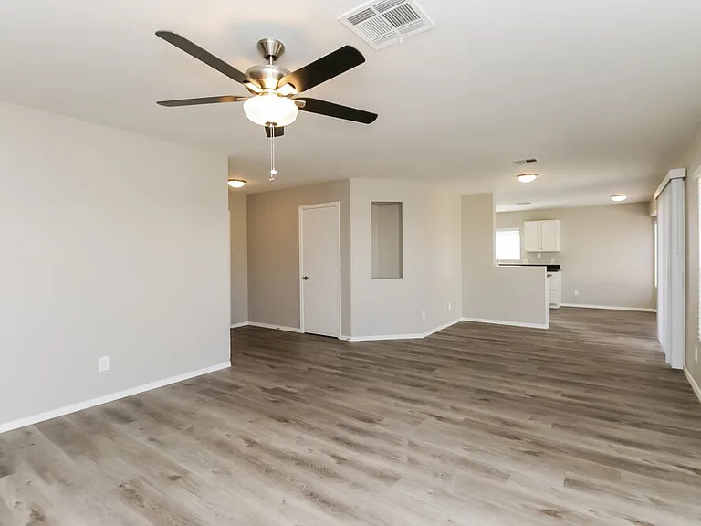 1194 S Anvil Pl — Photo 4