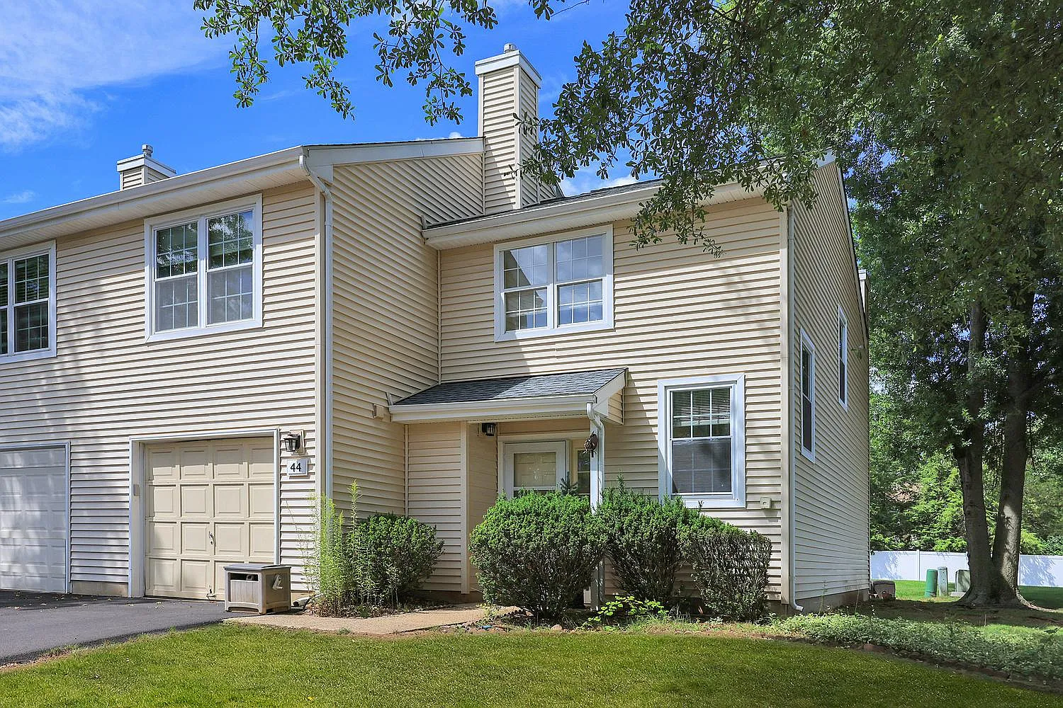 44 Whitby Cir — Photo 4