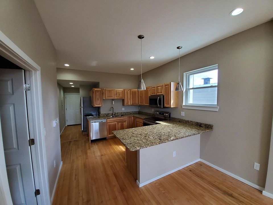 1st image of 404 E Mill St #3A