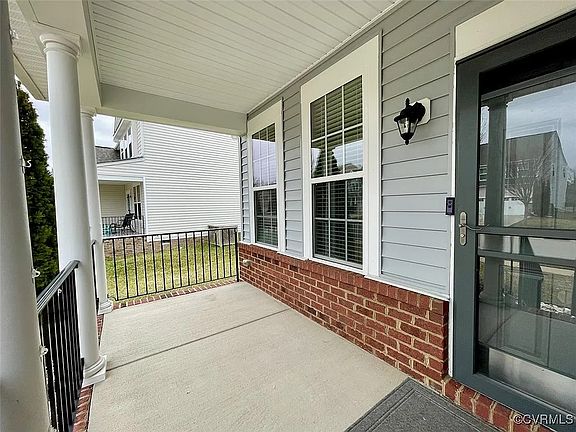 4th image of 9524 Thornecrest Dr