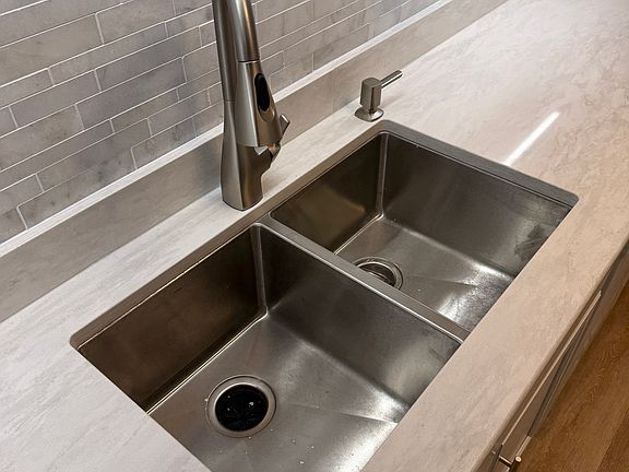 Fully Remodeled Kitchen