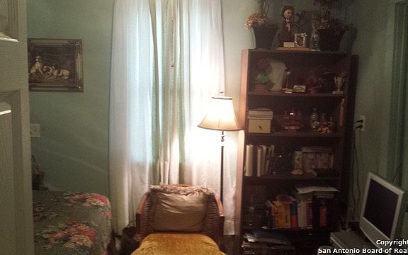 5th image of 955 Fitch Ave