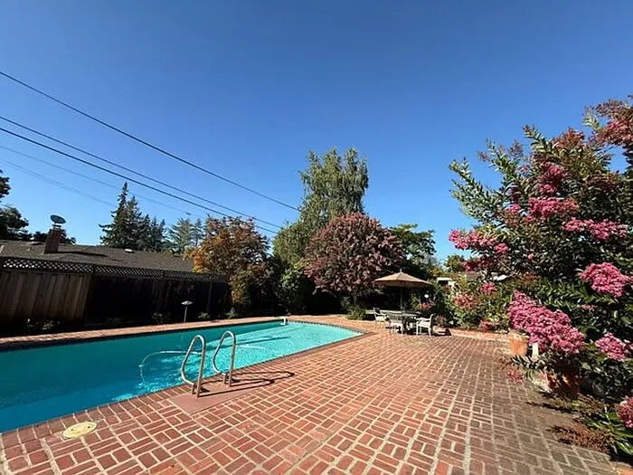 75 Stuart Ct — Photo 25