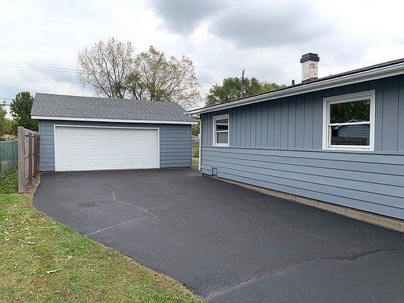 3rd image of 9547 Farmer Dr