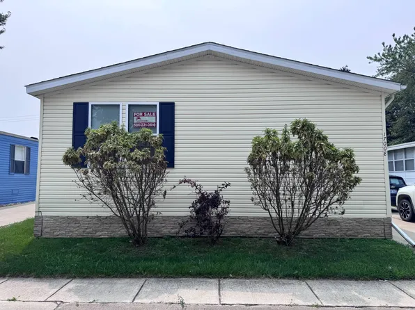17008 Oliver Dr, Macomb, MI 48044