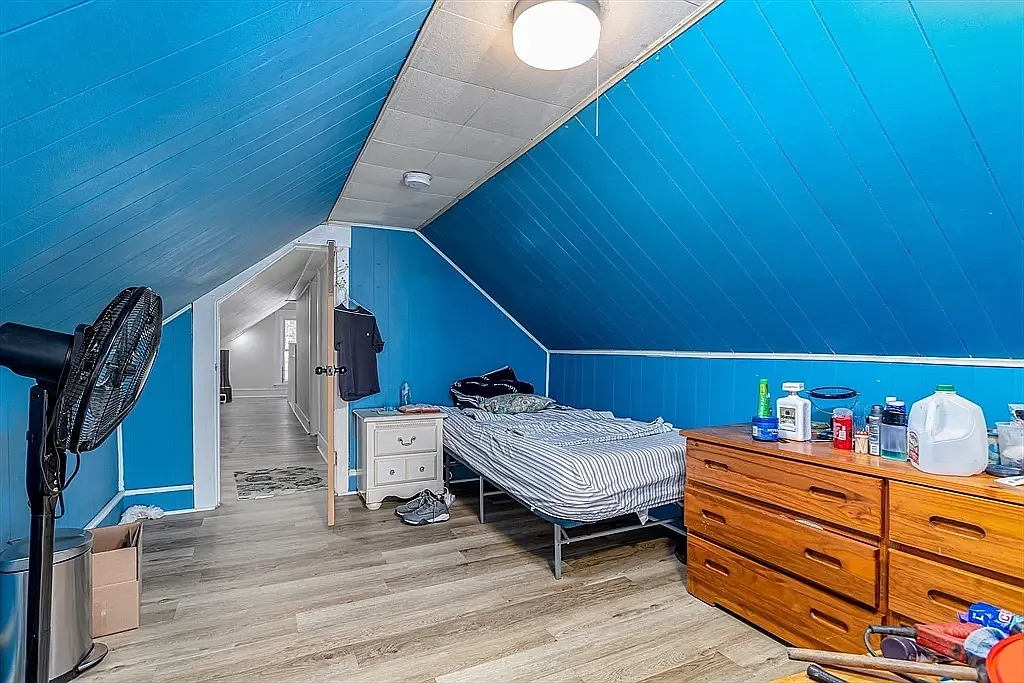 5 bed, $2,700 — Photo 4