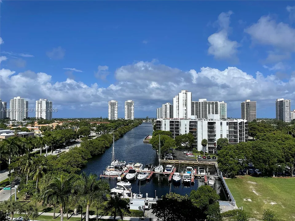 3375 N Country Club Dr #803