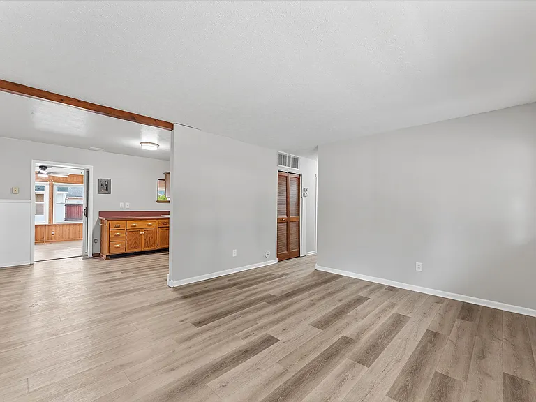 7365 Chennault Dr — Photo 7