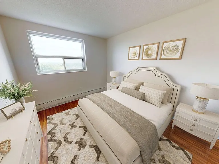2470 Southvale Cres — Photo 77