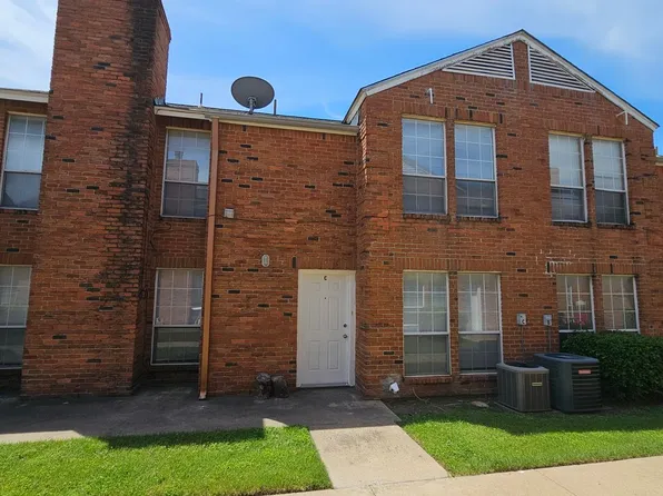 1400 Darr St APT C, Irving, TX 75061