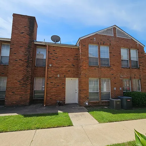 1400 Darr St #C Photo 1