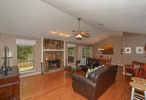 5th image of 1065 Terramont Dr