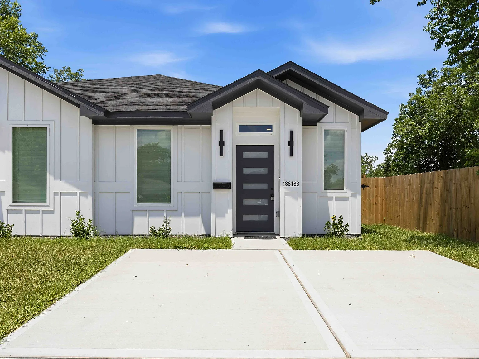 3 bed, 1554 sqft, $2,000 — Photo 1