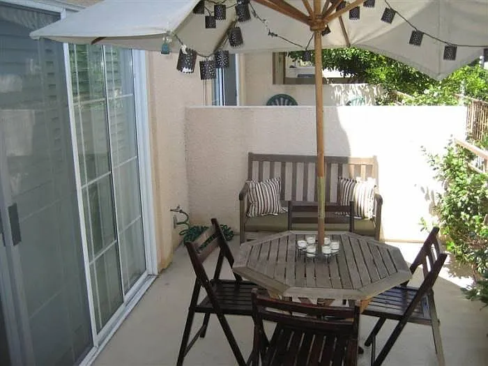 2 bed, 2.5 bath, 1354 sqft, $2,900 — Photo 2