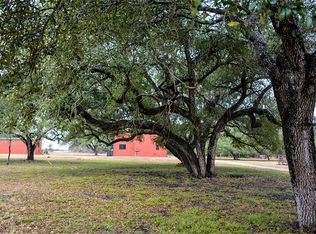 8685 Mueller Rd, La Grange, TX 78945