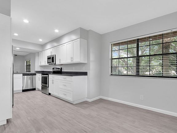 5th image of 6247 Aspen Glen Ln #206