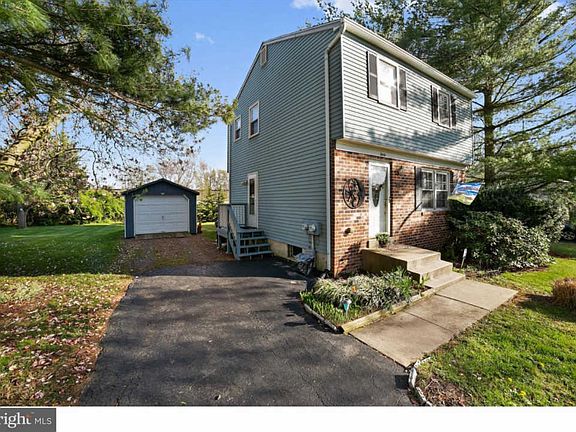 2nd image of 30 Mary Dr