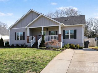 148 N Smallwood Pl, Charlotte, NC 28216