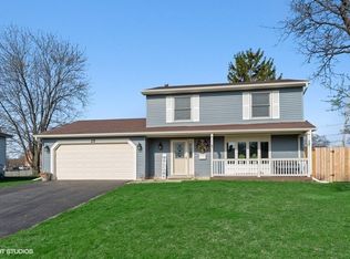 25 Ramblewood Ln, Lake Zurich, IL 60047