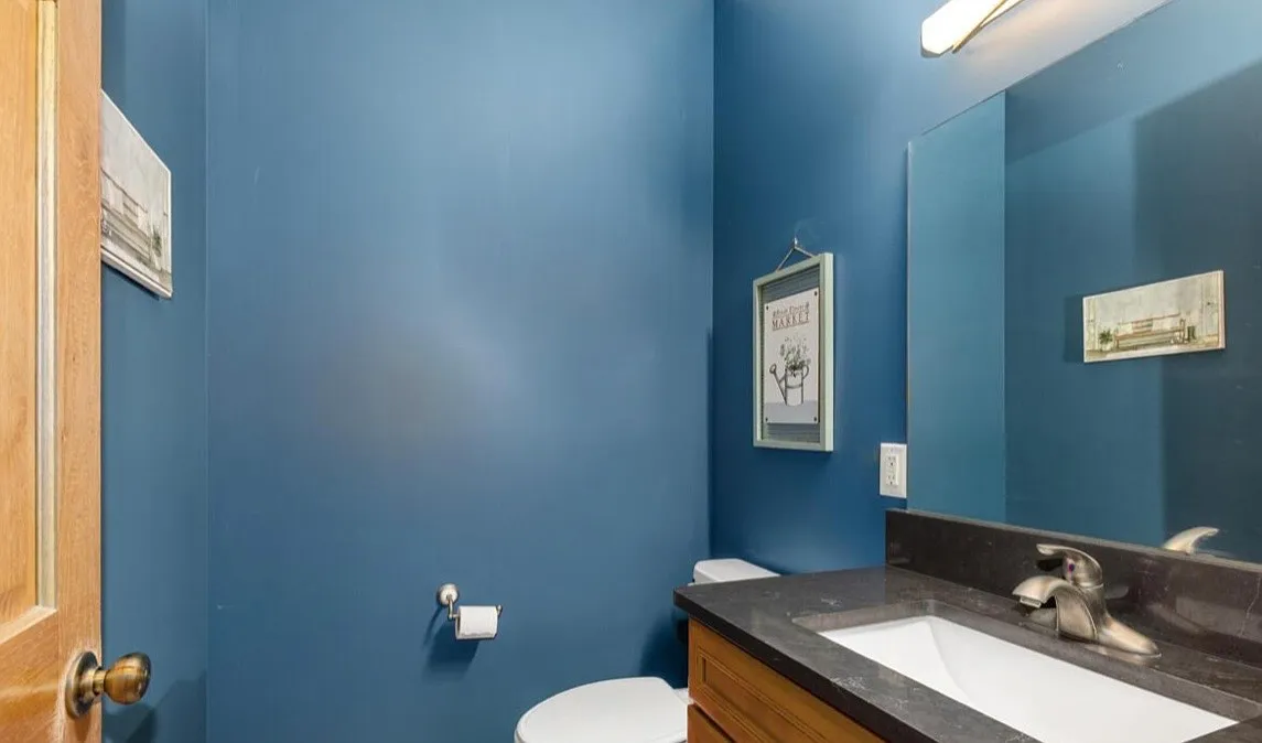 4 bed, 2.5 bath, 3824 sqft, $2,900 — Photo 1