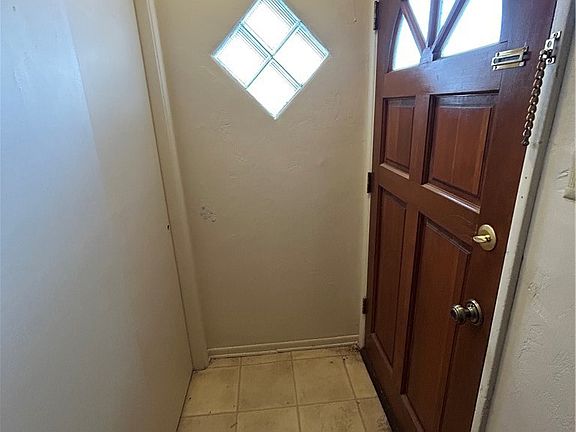 5th image of 555 California Ave