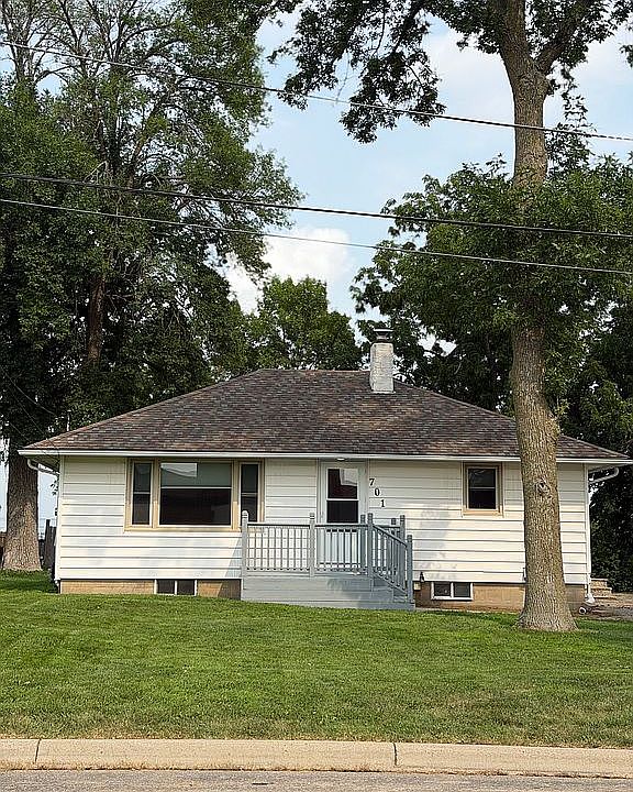 1st image of 701 School St S