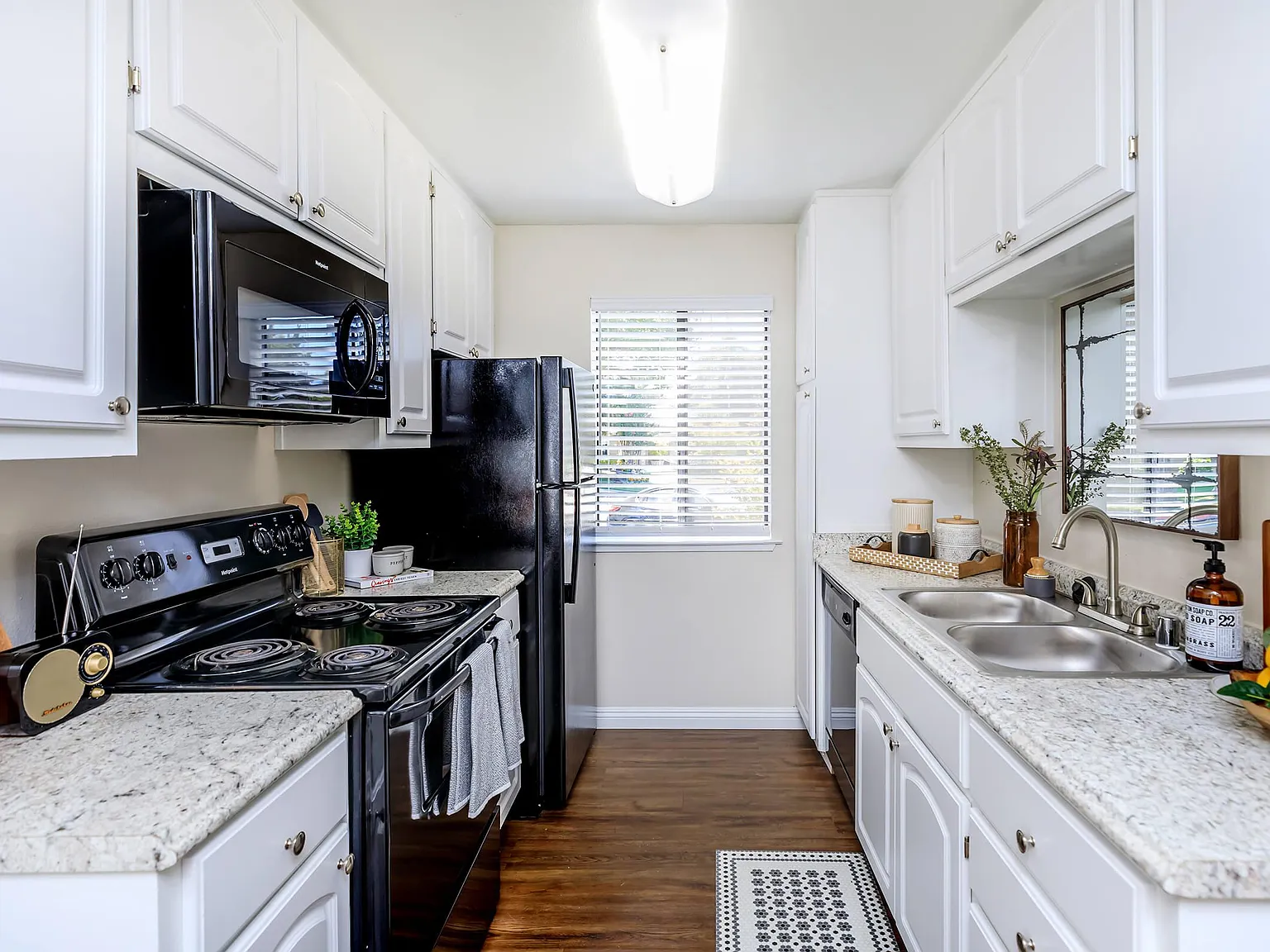 North Creek Apartment Homes — Photo 1