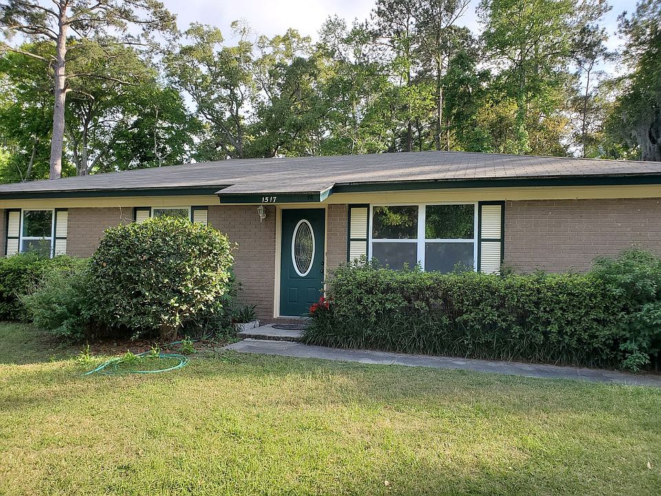 1st image of 1517 Rosewood Dr