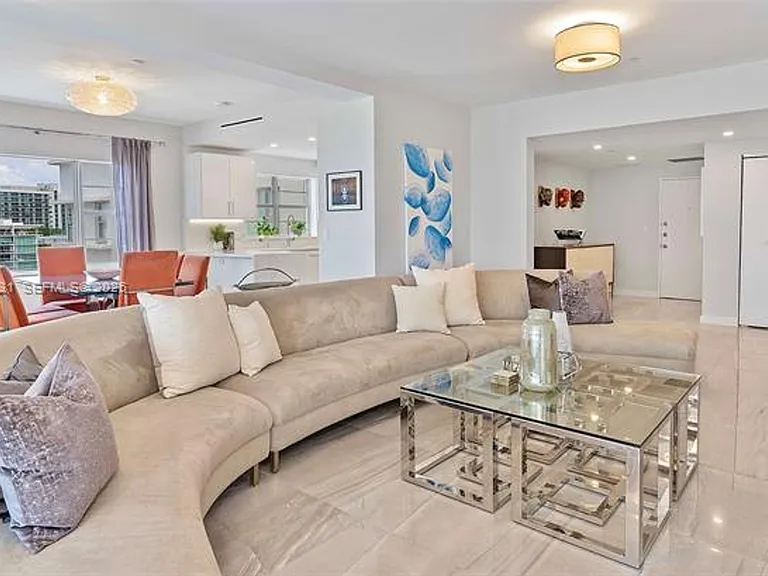 16 Island Ave #7C — Photo 2