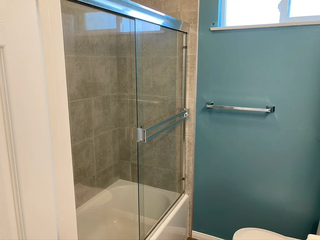 1 bed, 400 sqft, $2,200 — Photo 3