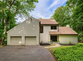 65 Apple Valley Rd, Stamford, CT 06903