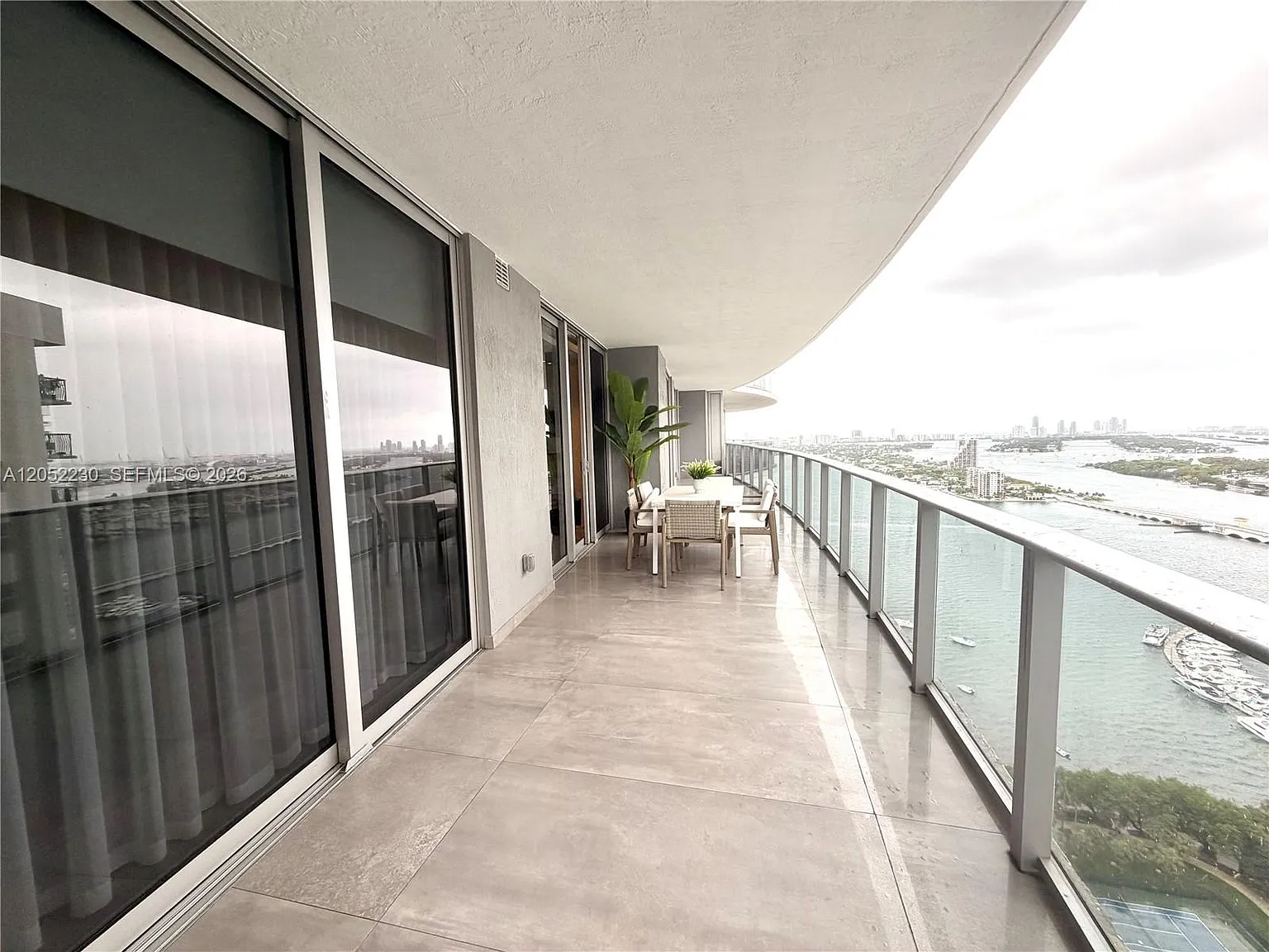 Aria On The Bay Condo — Photo 2