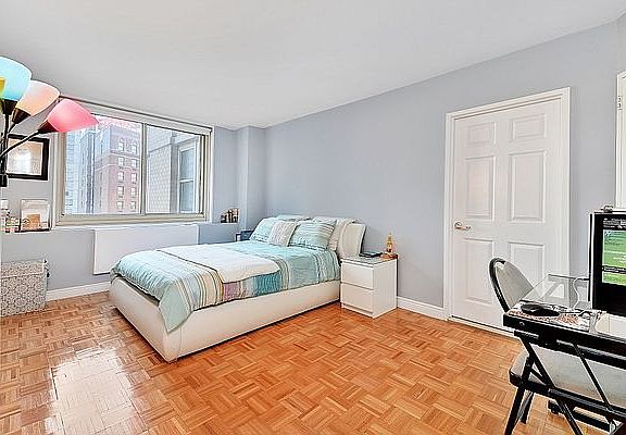 4th image of 30 W 63rd St APT 10J