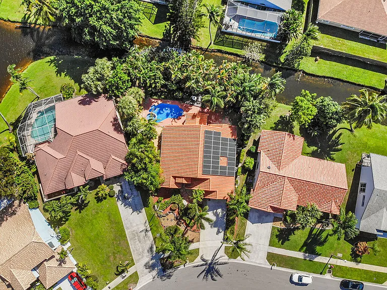 1256 Lake Breeze Dr — Photo 4