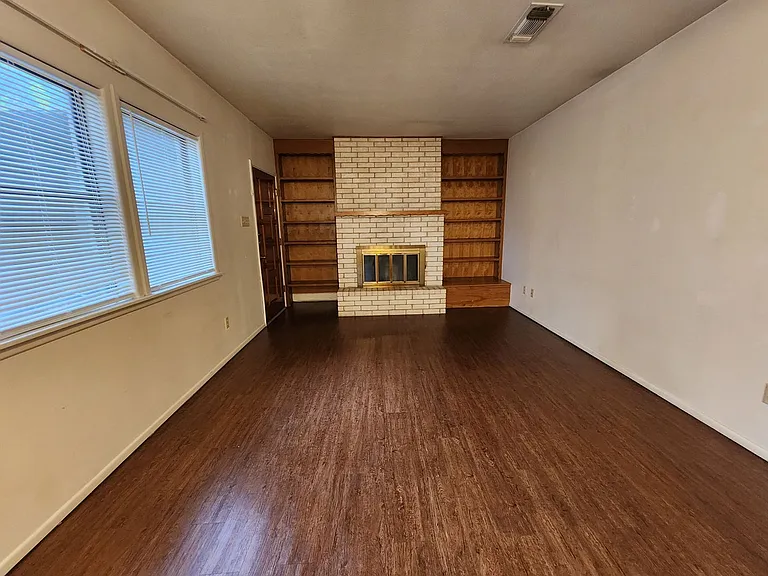 1274 Hillcrest Dr — Photo 5