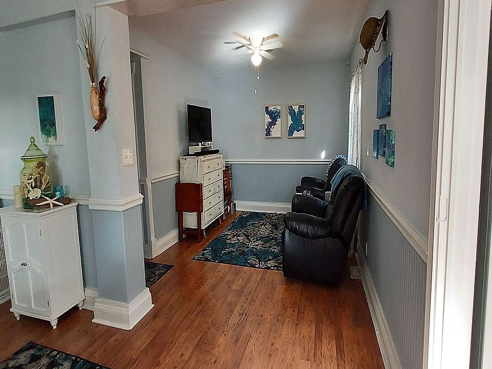 Cute private beach bungalow