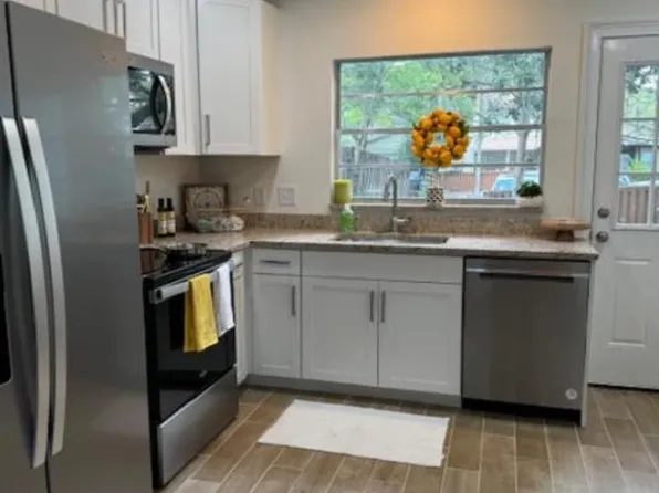 14734 Morning Dr, Lutz, FL 33559