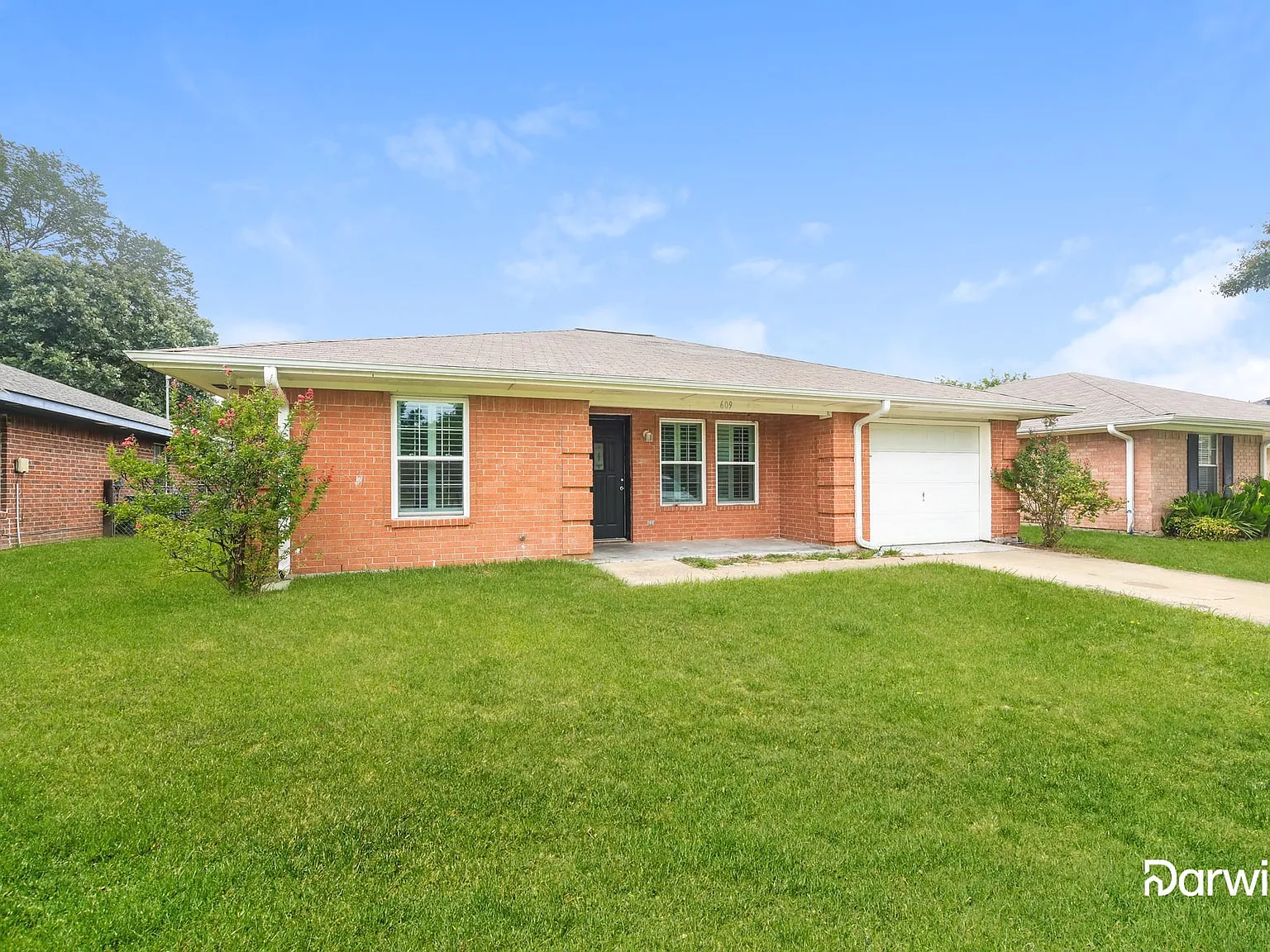 3 bed, 2.0 bath, 1091 sqft, $1,835 — Photo 2