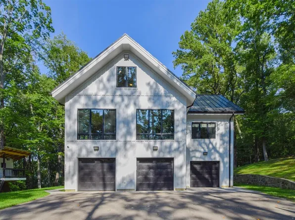 6980 Hidden Woods Dr, Roanoke, VA 24018