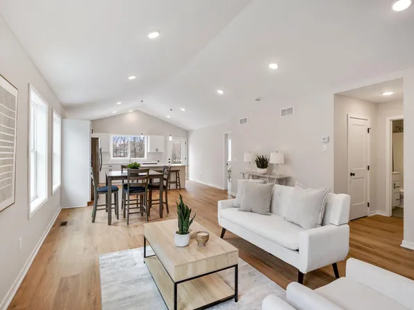 1111 Dorthy Ln, Elko New Market, MN 55054