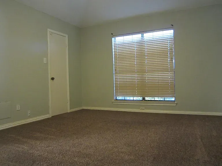 3618 Flagstone Ave — Photo 4