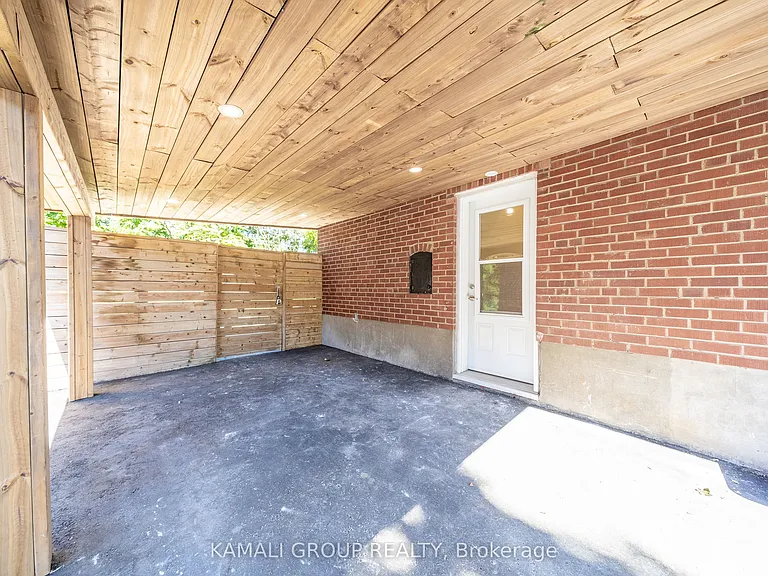 714 Gilbert St W #BASEMENT — Photo 12