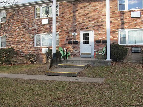 2nd image of 136 N Chestnut St APT 19A
