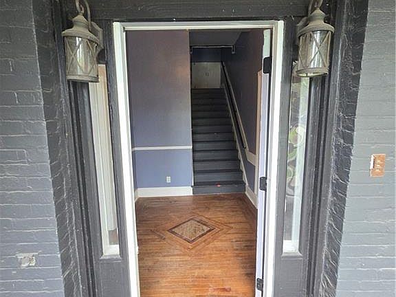 4th image of 617 Parallel St