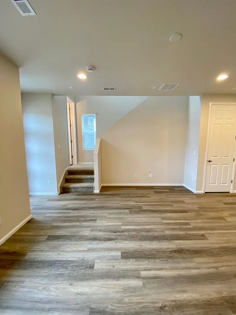 Immaculate 3 bedroom, Pet Friendly in 80920 — Photo 4