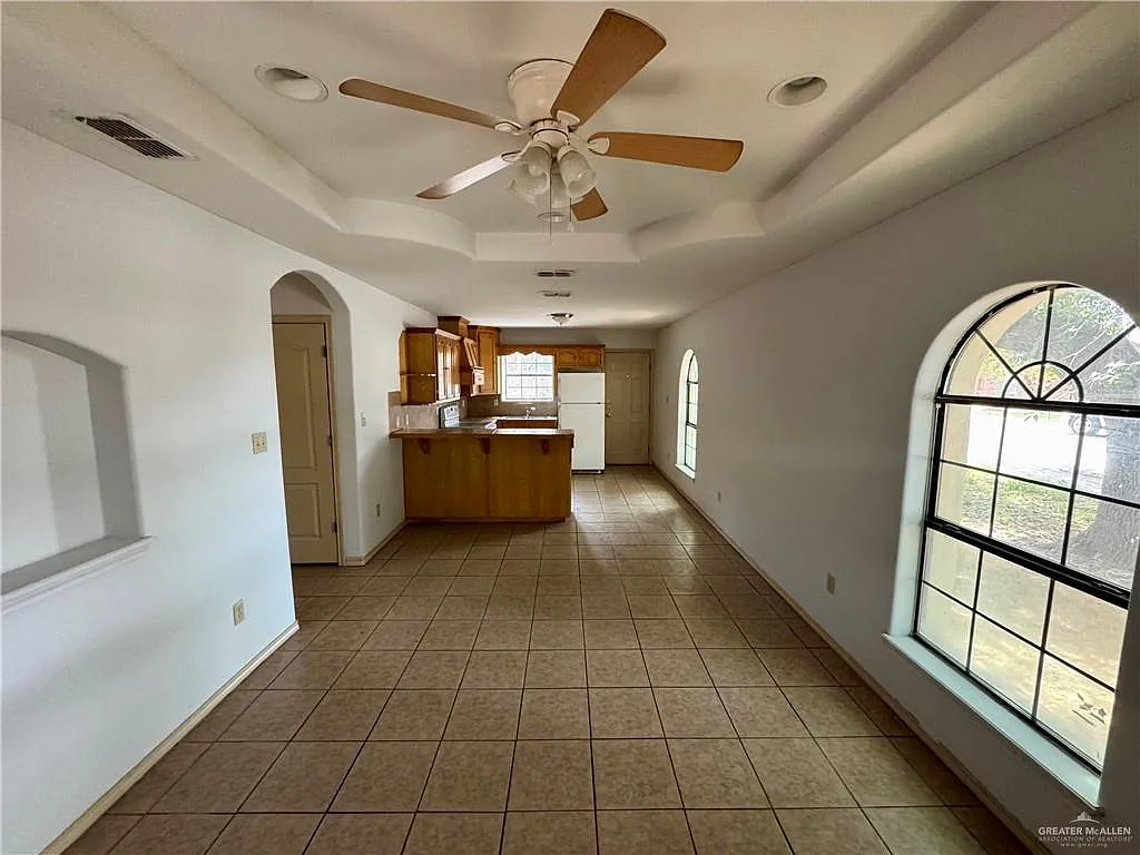2 bed, 2.0 bath, 915 sqft, $800 — Photo 3