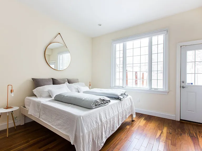 49 Irving Pl #1 — Photo 5