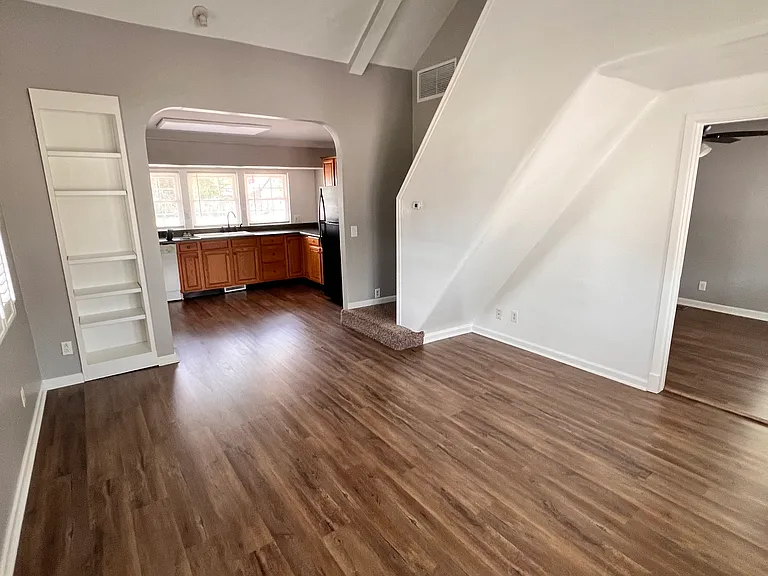 304 West St — Photo 4