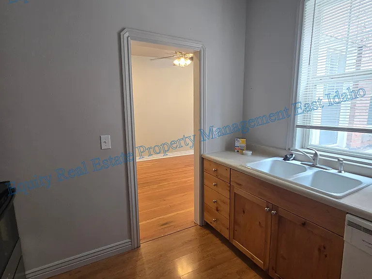 416 W Lewis St #114 — Photo 12