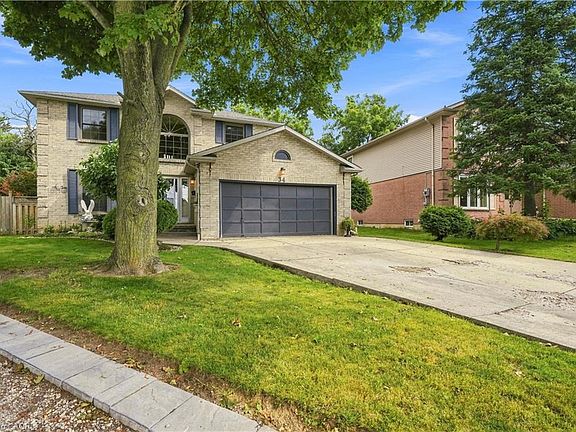 3rd image of 34 Lisajane Ct